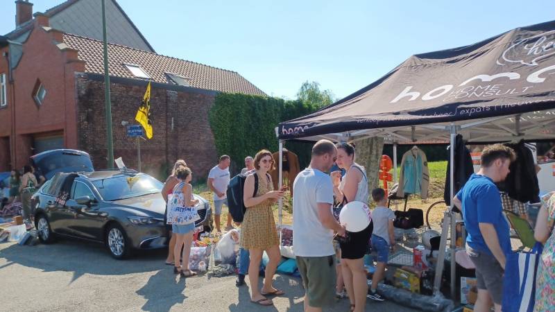 Emelkoen bruist  40 - Reuze Rommelmarkt met Boeken-, Vinyl- en CD‑Beurs in Humelgem 